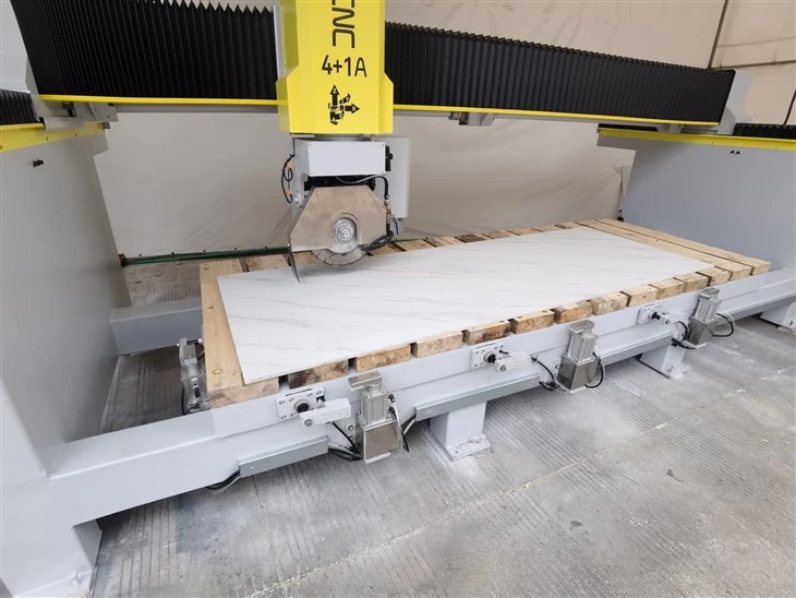 Quartz Stone Cutting Machine